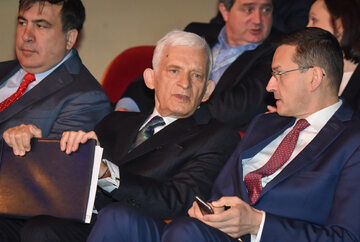 Od lewej: gubernator Odessy , były prezydent Gruzji Micheil Saakaszwili, były premier Jerzy Buzek , wicepremier Mateusz Morawiecki