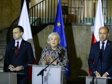 Od lewej: minister finansów Andrzej Domański, minister przemysłu Marzena Czarnecka, minister aktywów państwowych Borys Budka