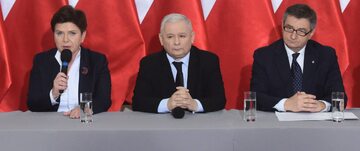 Od lewej: premier Beata Szydło, prezes PiS Jarosław Kaczyński oraz marszałek Sejmu Marek Kuchciński