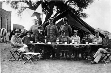 Oficerowie odpowiedzialni za tłumienie powstania Herero w 1904 roku. (W kapeluszu gen. Lothar von Trotha)