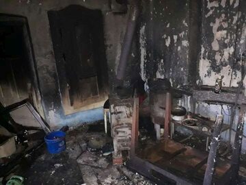 Ogień zniszczył wnętrze domu