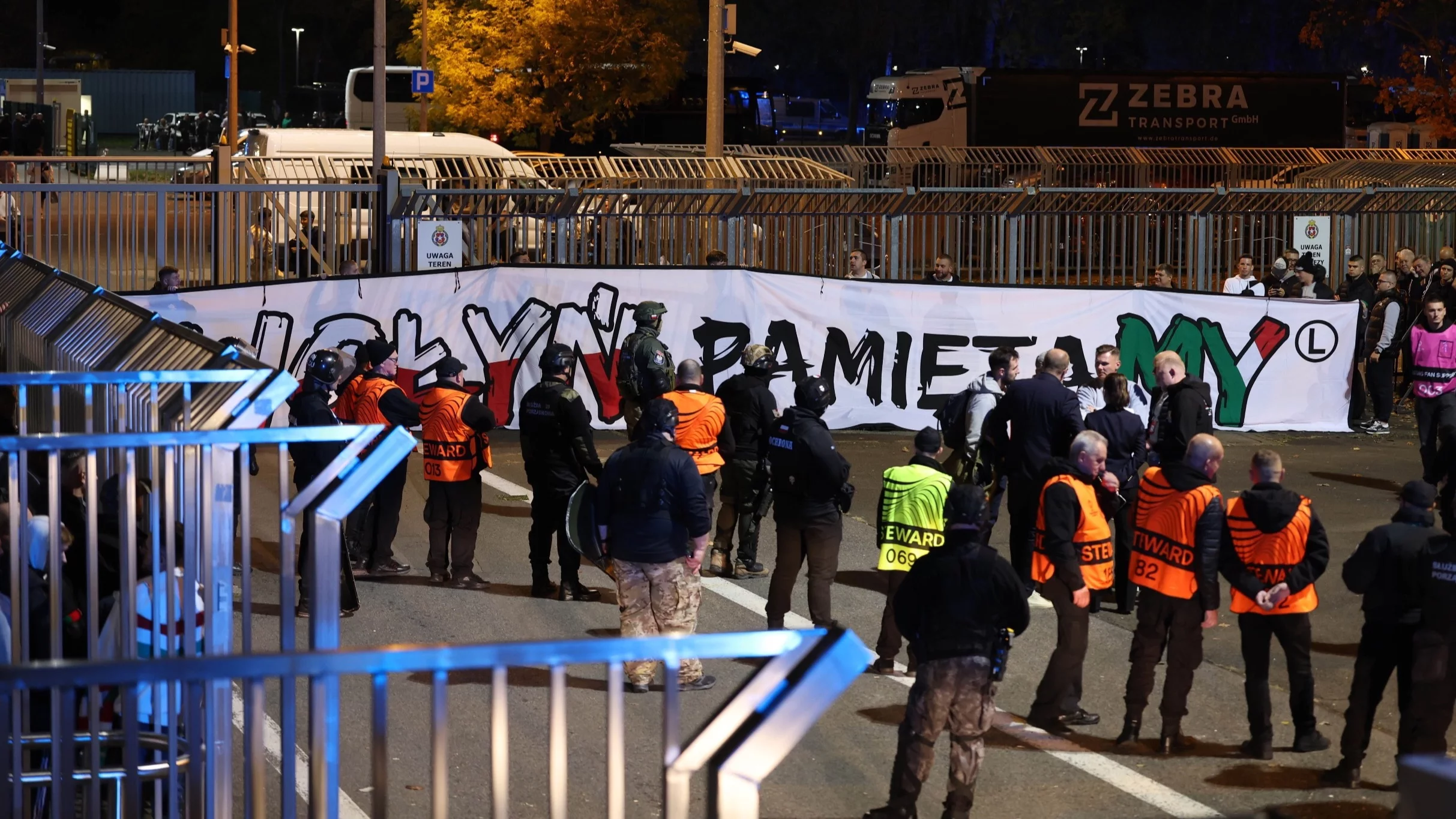 Ogromna burza po zakazie ws. flagi o Wołyniu. „Nie możemy być patriotami”