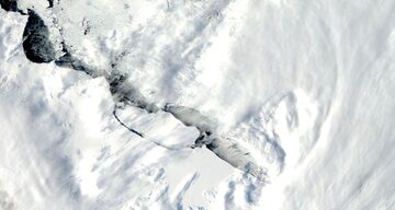 Ogromna góra lodowa, która oderwała się od największego Lodowca Szelfowego Larsena