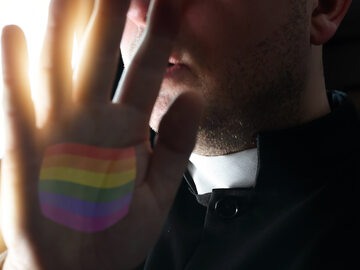 Ok. 30 proc. księży to osoby homoseksualne