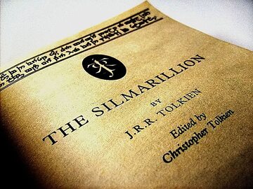 Okładka "Silmarilliona"