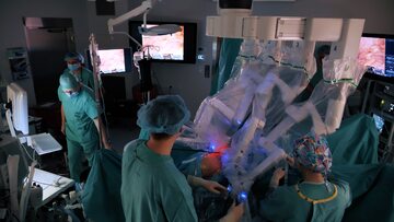 Operacja przeprowadzona przy użyciu robota da Vinci w Centrum Chirurgii Robotycznej WIM – PIB