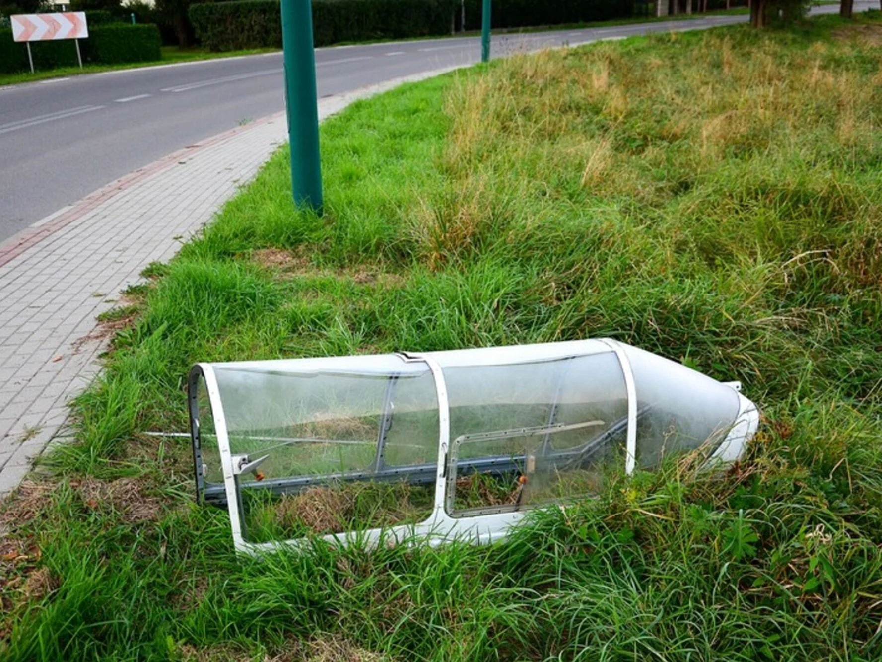 Fragment kabiny oderwał się od samolotu w Krośnie