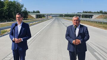 Otwarcie nowego odcinka A2 – premier Morawiecki i minister Adamczyk