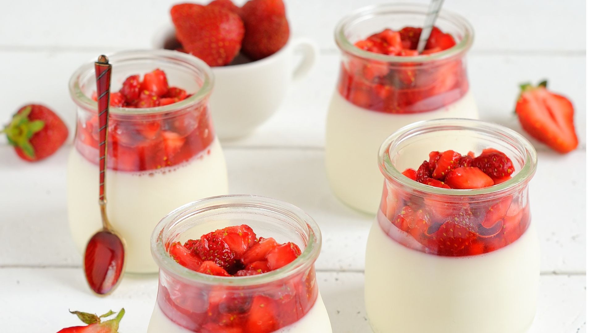 Tę fit panna cottę poleca dietetyczka. Deser świetnie smakuje, a w dodatku pomaga schudnąć