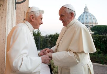 Papież Benedykt XVI i papież Franciszek