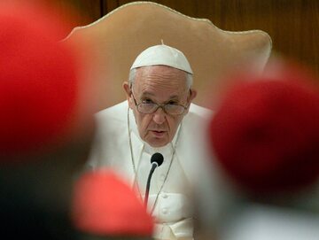 Papież Franciszek spotyka się z kardynałami