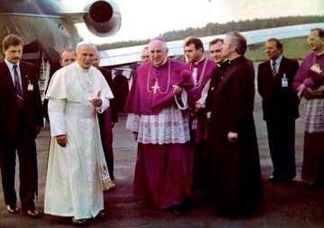 Papież Jan Paweł II w Gdyni 11 czerwca 1987, w trakcie III podróży apostolskiej do Polski.