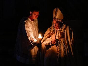Papież podczas Liturgii Wigilii Paschalnej