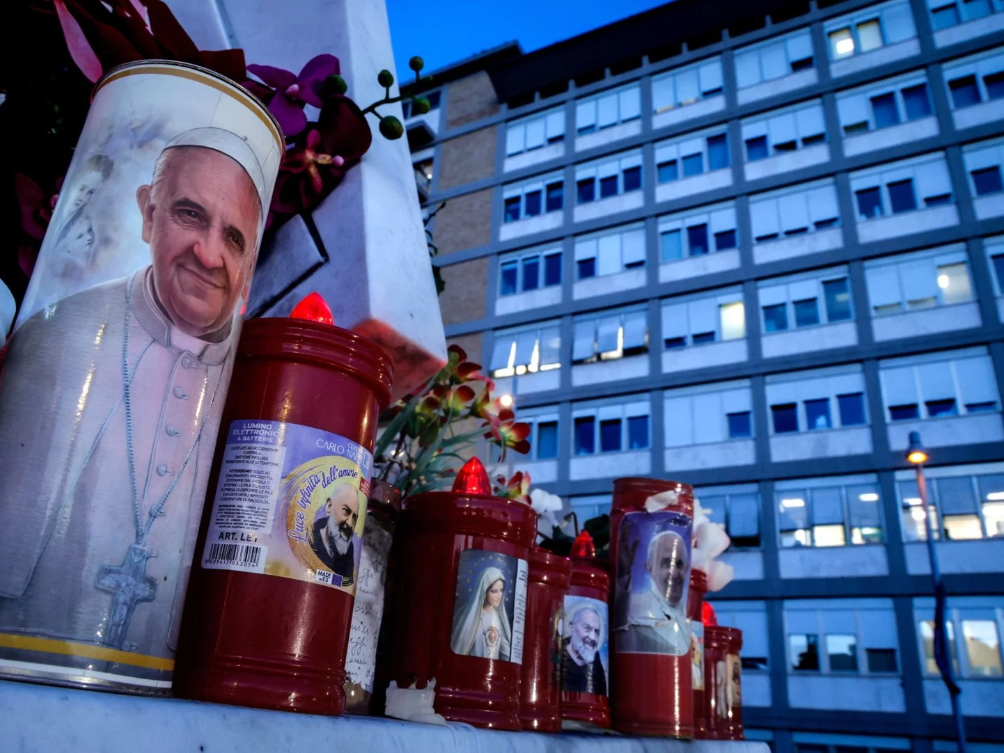 Papież leczy się w rzymskiej klinice Gemelii