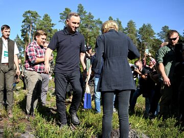 Para prezydencka podczas akcji sadzenia drzew