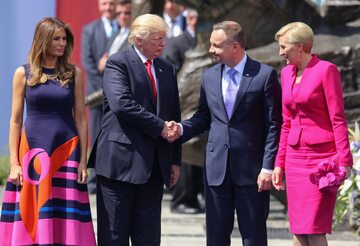 Pary prezydenckie Polski i USA na pl. Krasińskich