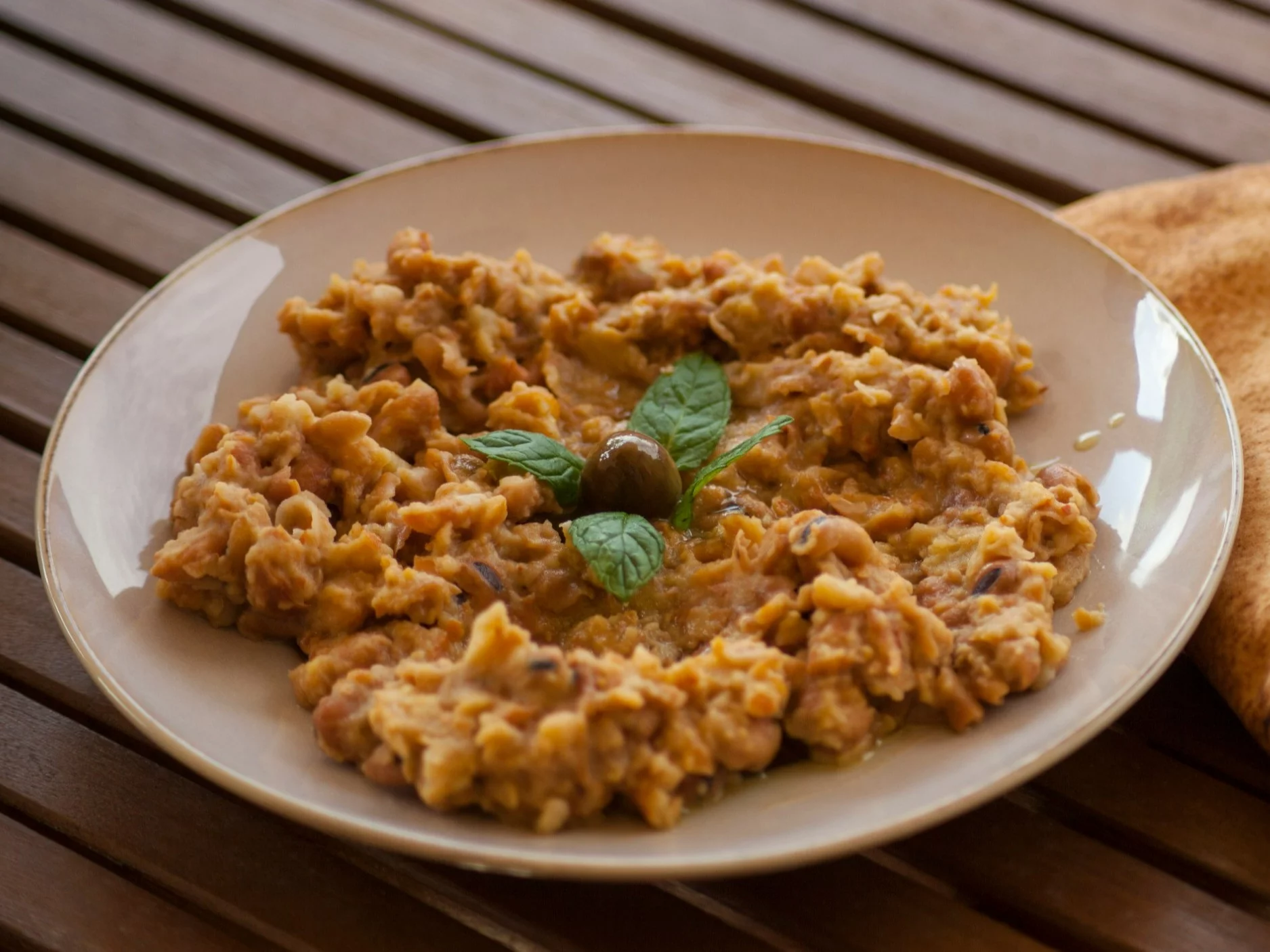 Pasta z czerwonej fasoli i ciecierzycy