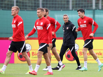 Paulo Sousa i piłkarze reprezentacji Polski na treningu