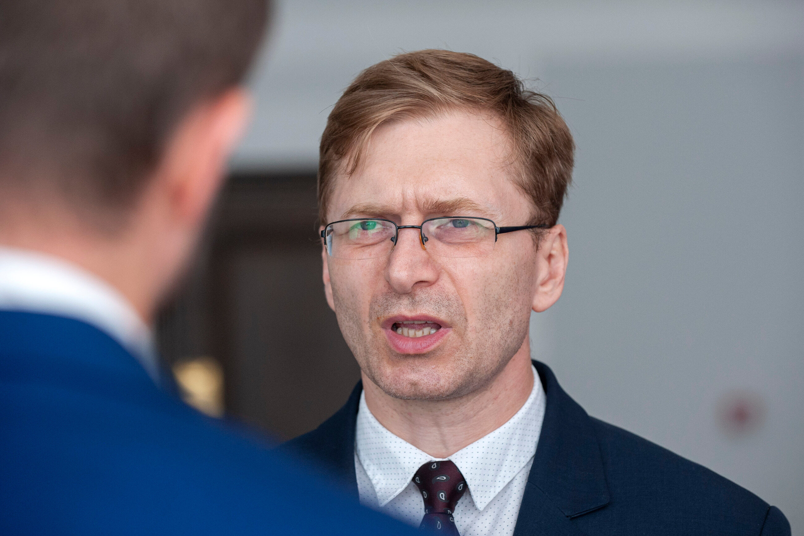 Paweł Lisiecki wyciągnął z kieszeni 30 tys. zł. Nagranie przerobiło PSL - Vimarsana News