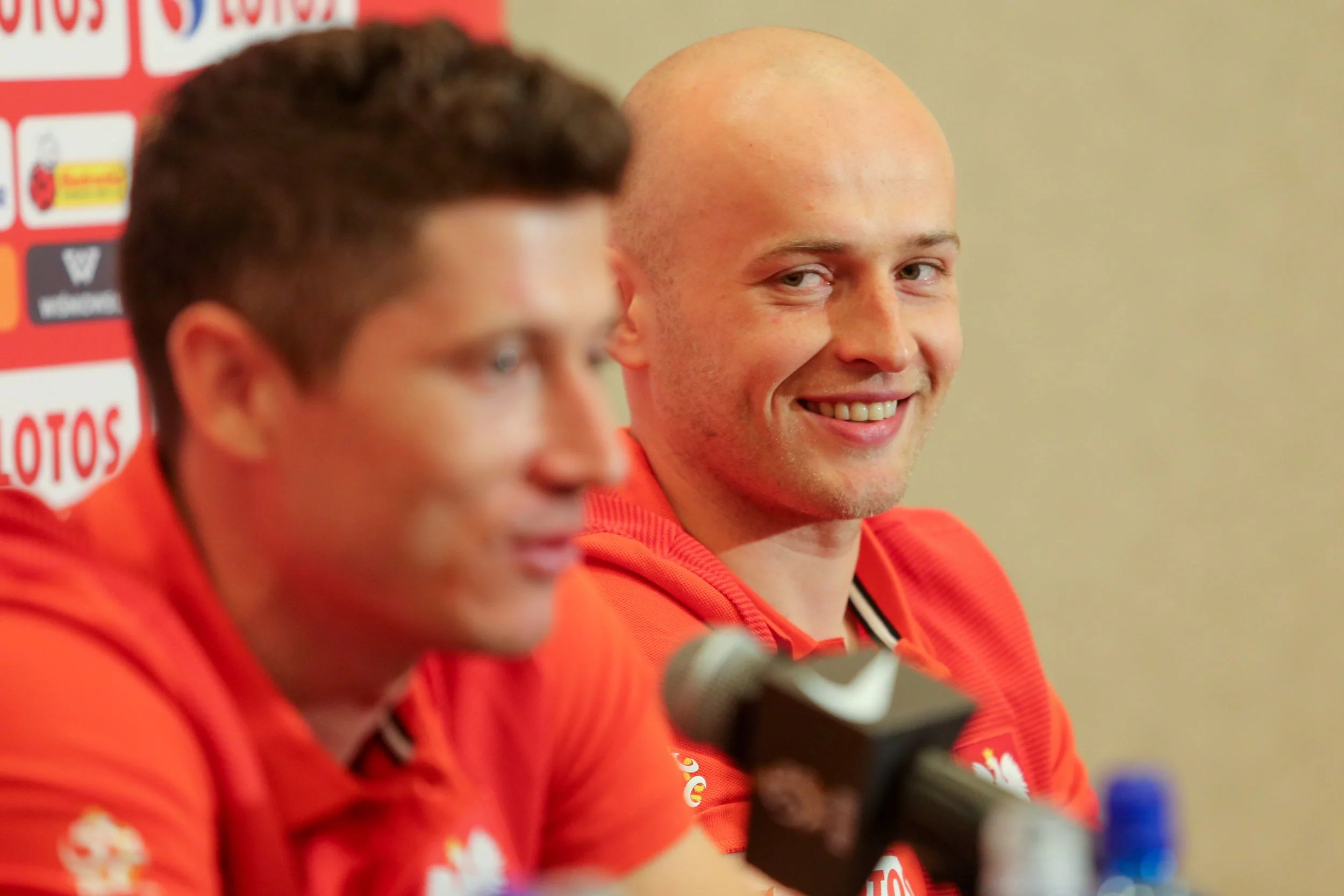 Robert Lewandowski i Michał Pazdan podczas konferencji prasowej