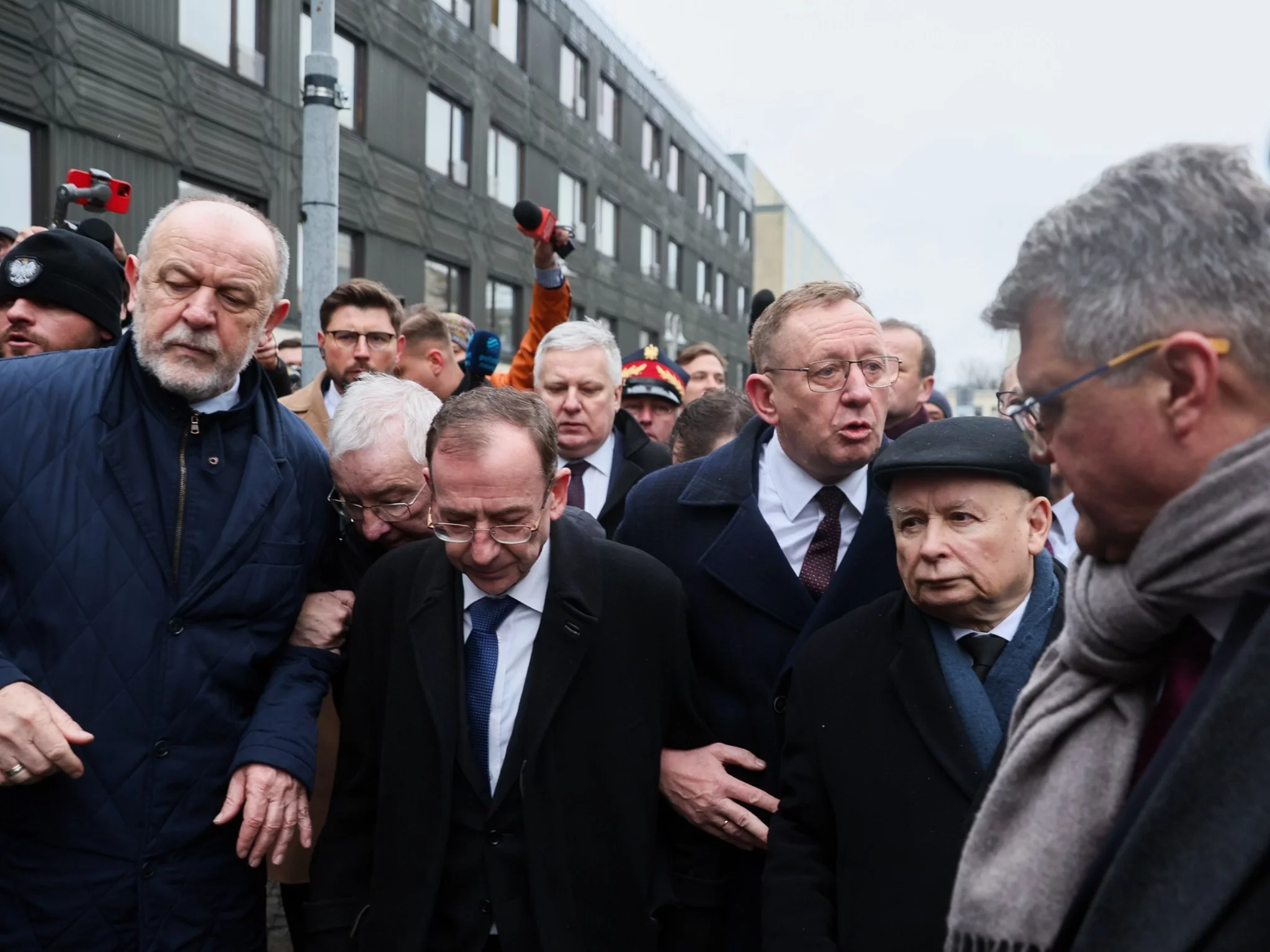 Jarosław Kaczyński, Mariusz Kamiński i Maciej Wąsik przed Sejmem