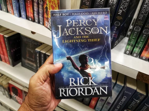 „Percy Jackson i bogowie olimpijscy: Złodziej pioruna”