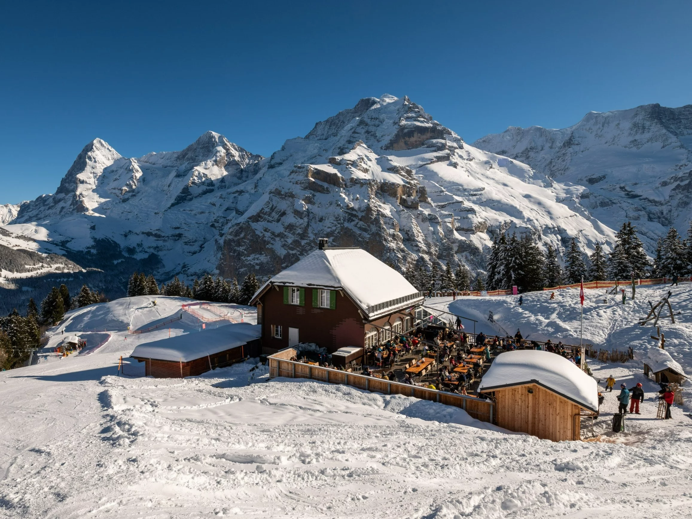 Tu znajduje się najbardziej stroma kolejka świata. Na szczycie piękna wioska