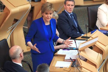 Pierwsza minister Szkocji Nicola Sturgeon w szkockim parlamencie
