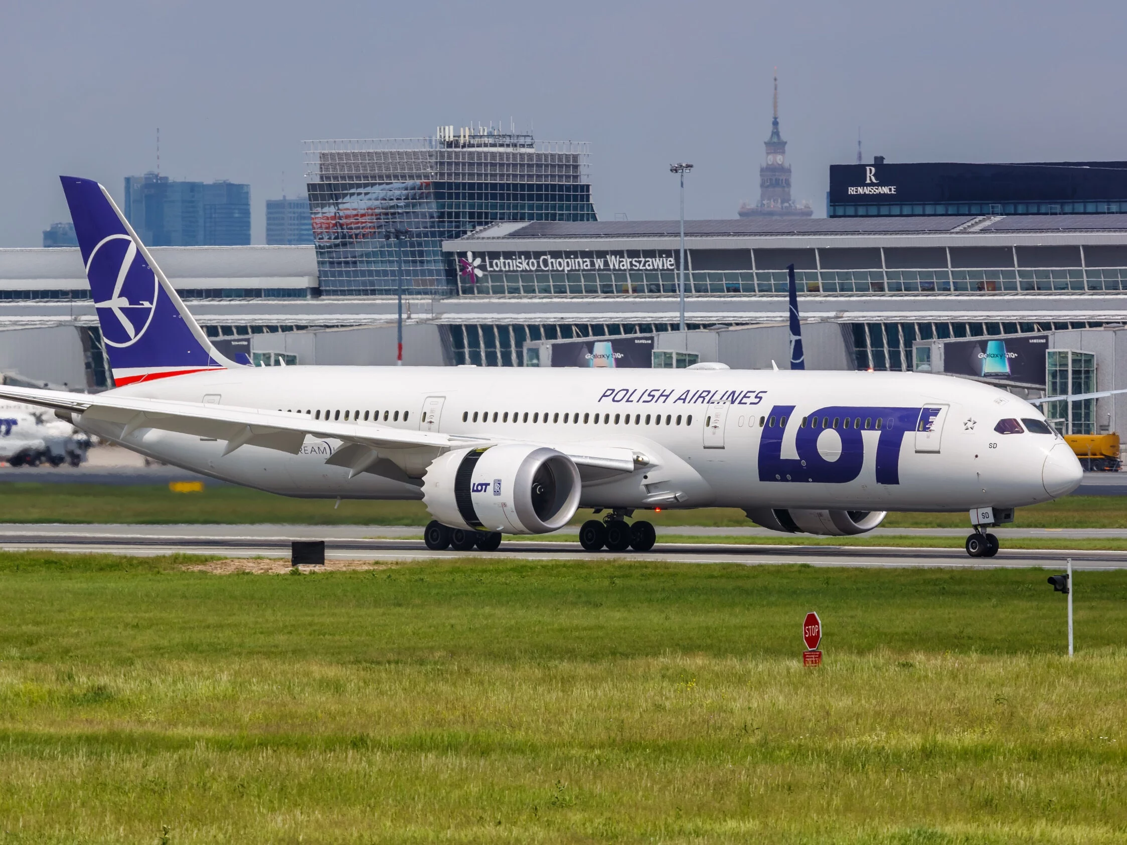 Boeing 787-9 w barwach PLL LOT