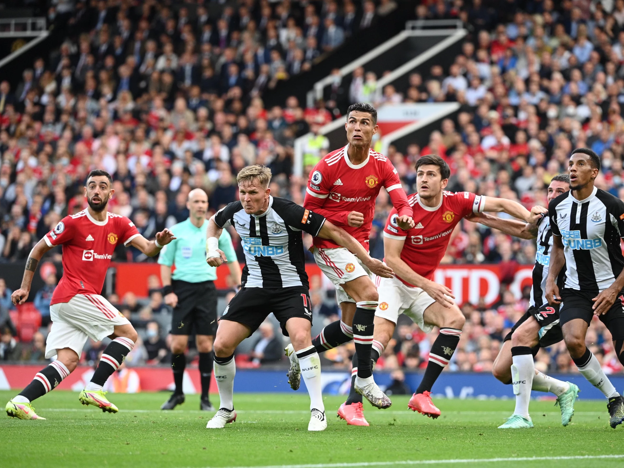 Piłkarze Manchesteru United i Newcastle
