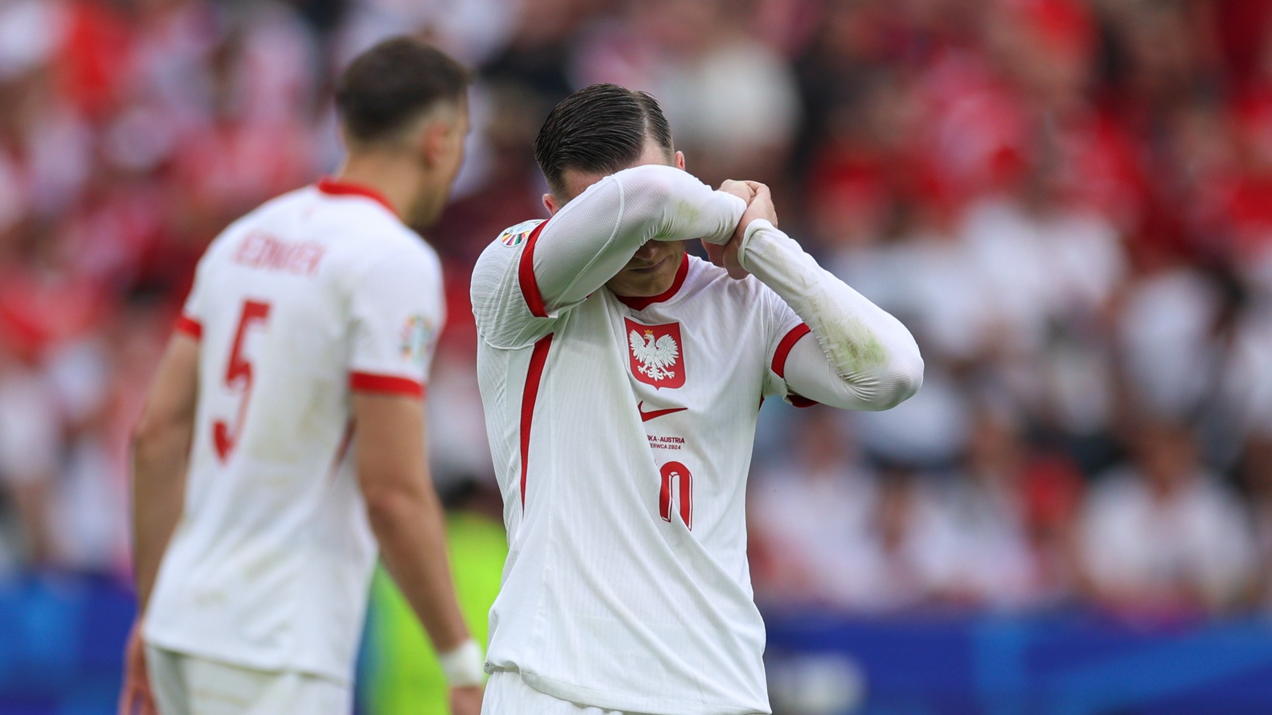 Polscy piłkarze spadli w rankingu FIFA. Lider trzyma się mocno – Reprezentacja Polski w piłce nożnej – Sport Wprost