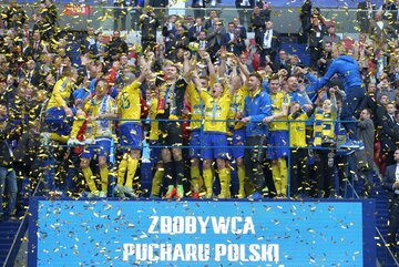 Piłkarze Arki Gdynia po zdobyciu Pucharu Polski