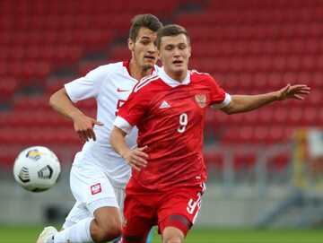 Piłkarze młodzieżowej reprezentacji Rosji i Polski