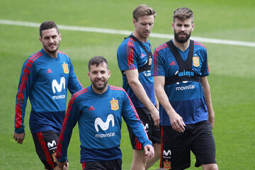 Piłkarze reprezentacji Hiszpanii na treningu
