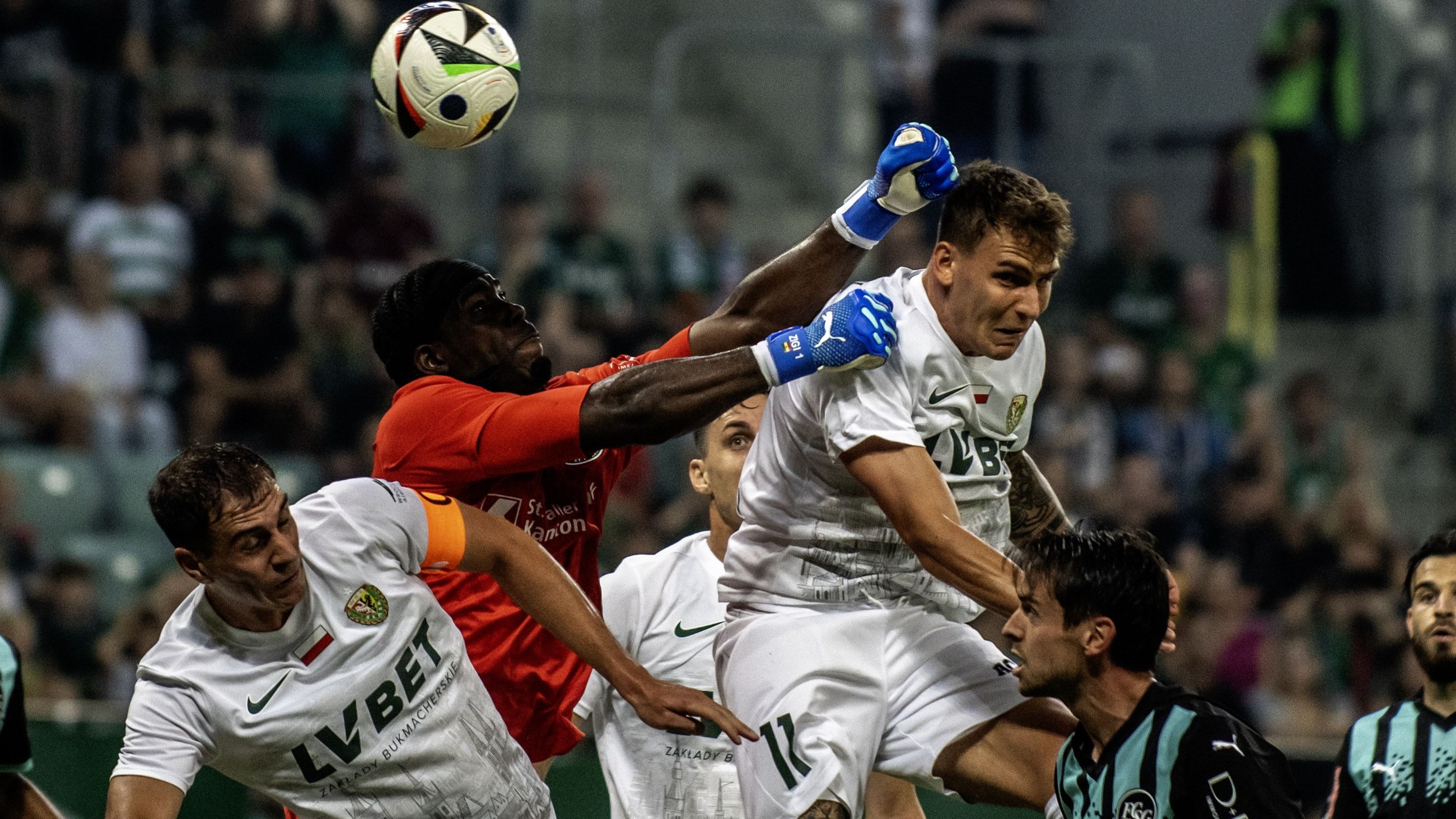 Afera po meczu Śląska Wrocław. Zagraniczne media piszą o rasizmie na trybunach – Liga Konferencji Europy UEFA – Sport Wprost