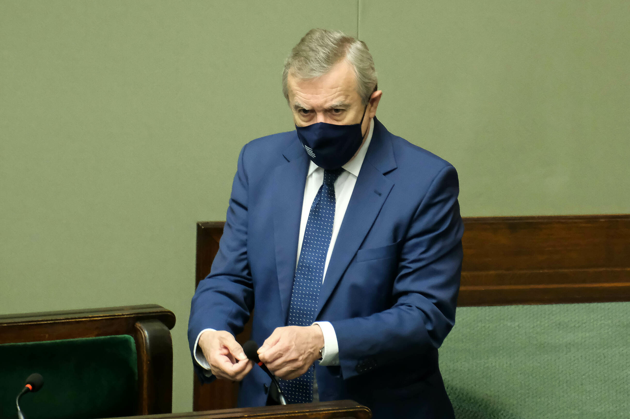 Piotr Gliński podlicza zarobki Donalda Tuska. Zestawia go przy tym z... Andrzejem Dudą