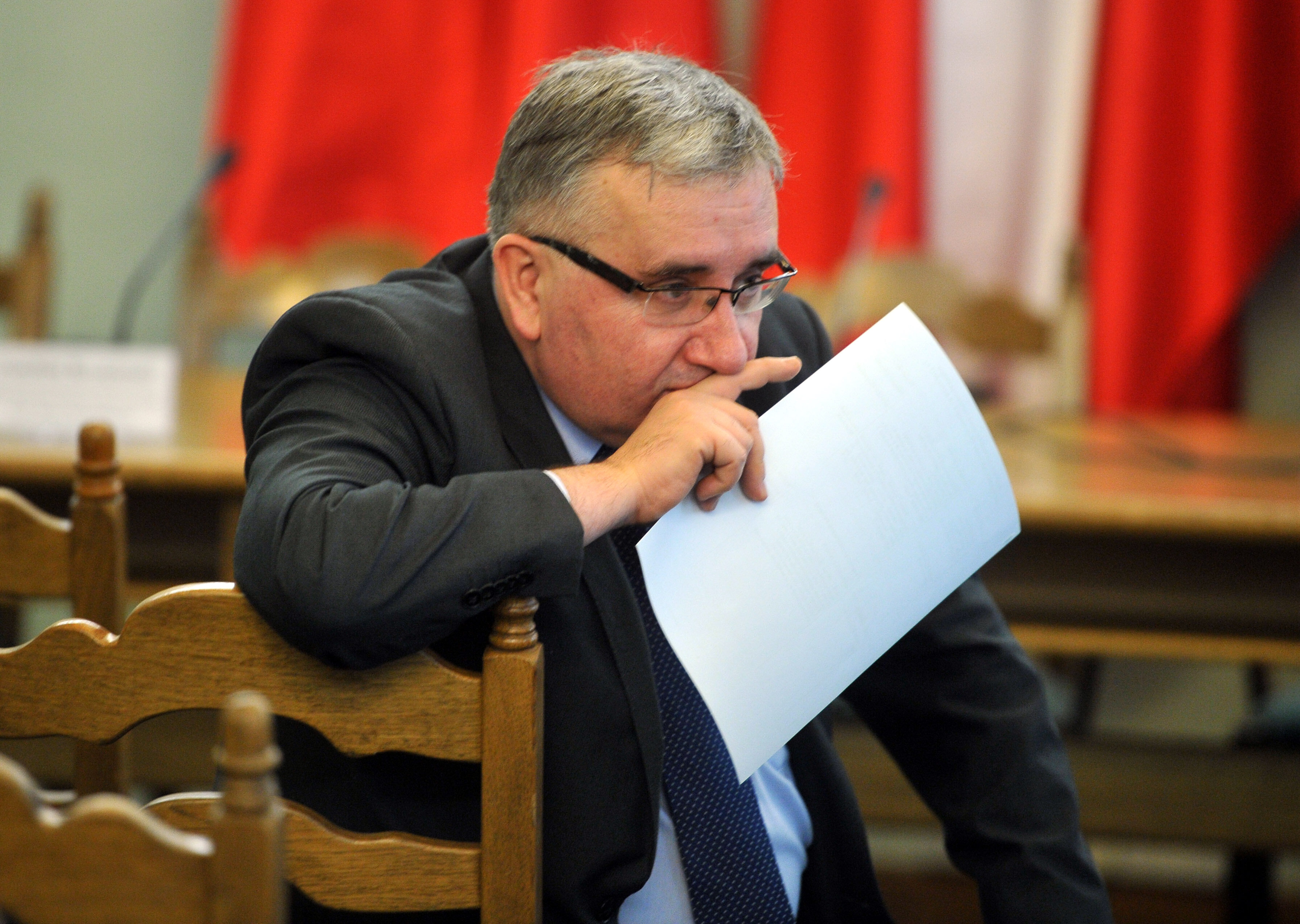 Pyzik Pyzik pokazywał środkowy palec w Sejmie. PO składa wniosek