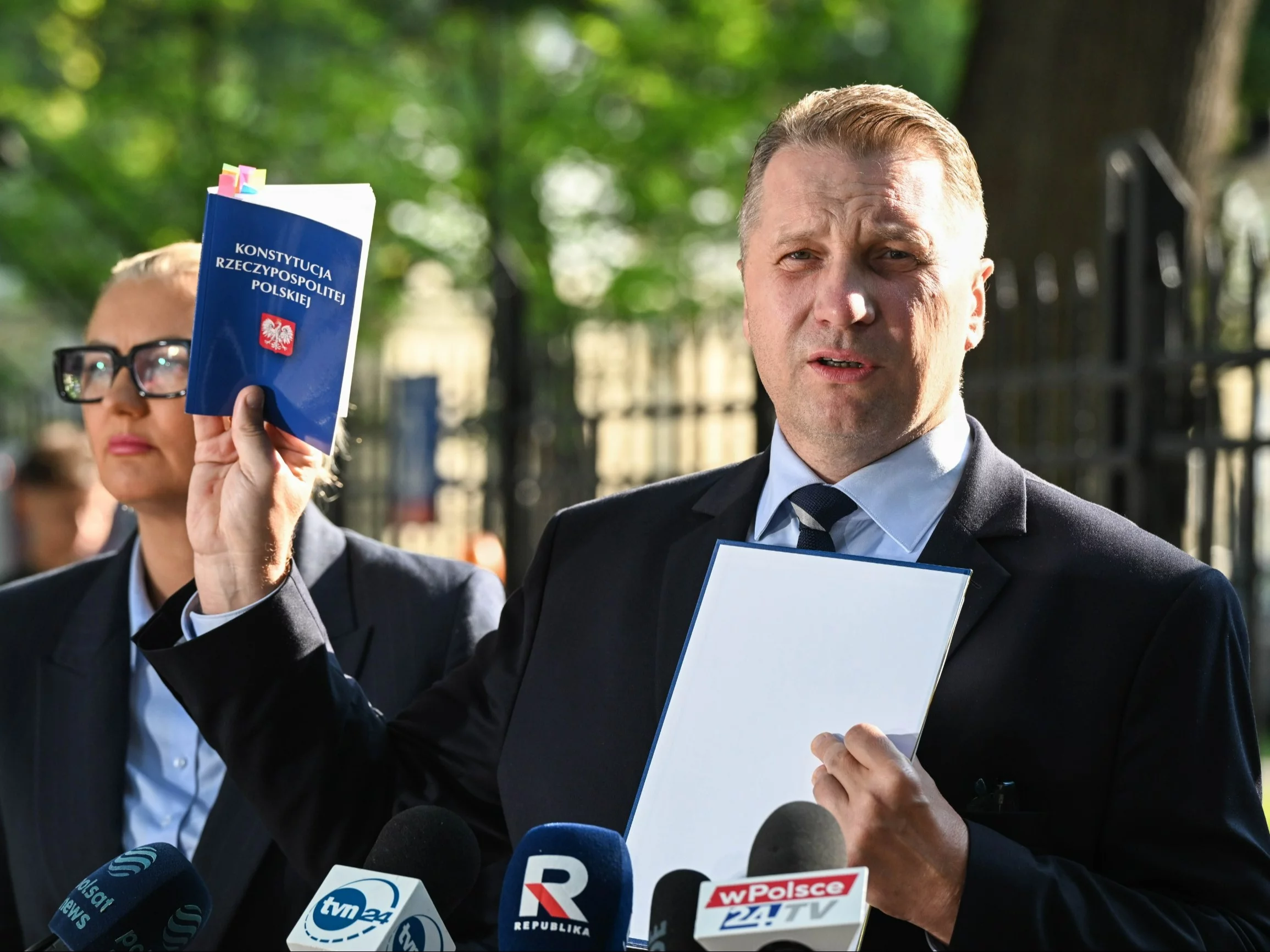 PiS alarmuje TK, celem ruch szefowej MEN. Rzecznik rządu reaguje