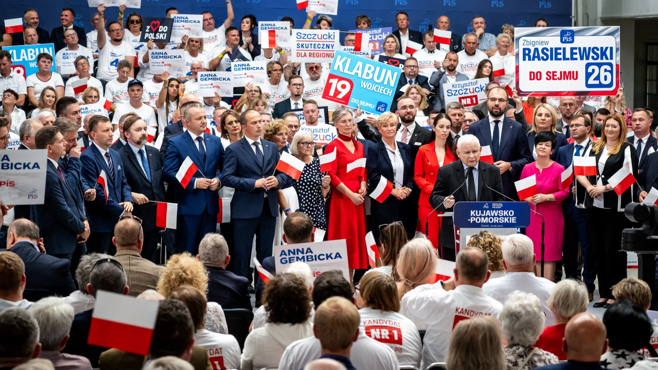 Toruń. Spotkanie polityków PiS z wyborcami