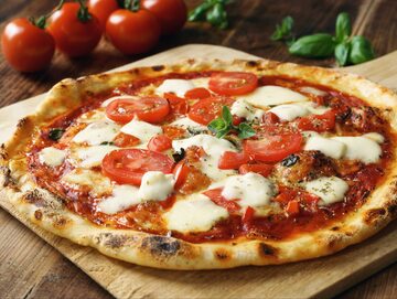 Pizza Margherita z mozzarellą di bufala