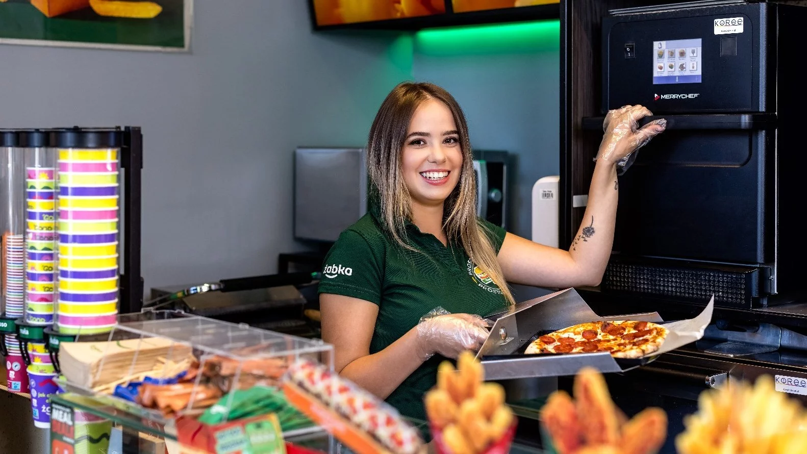 W Żabce pizza w limitowanych pudełkach