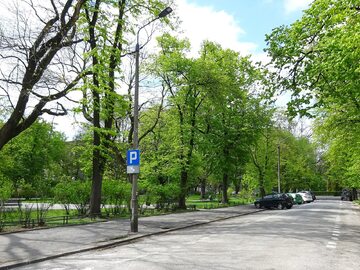Plac Teodora Axentowicza w Krakowie, jeszcze przed remontem