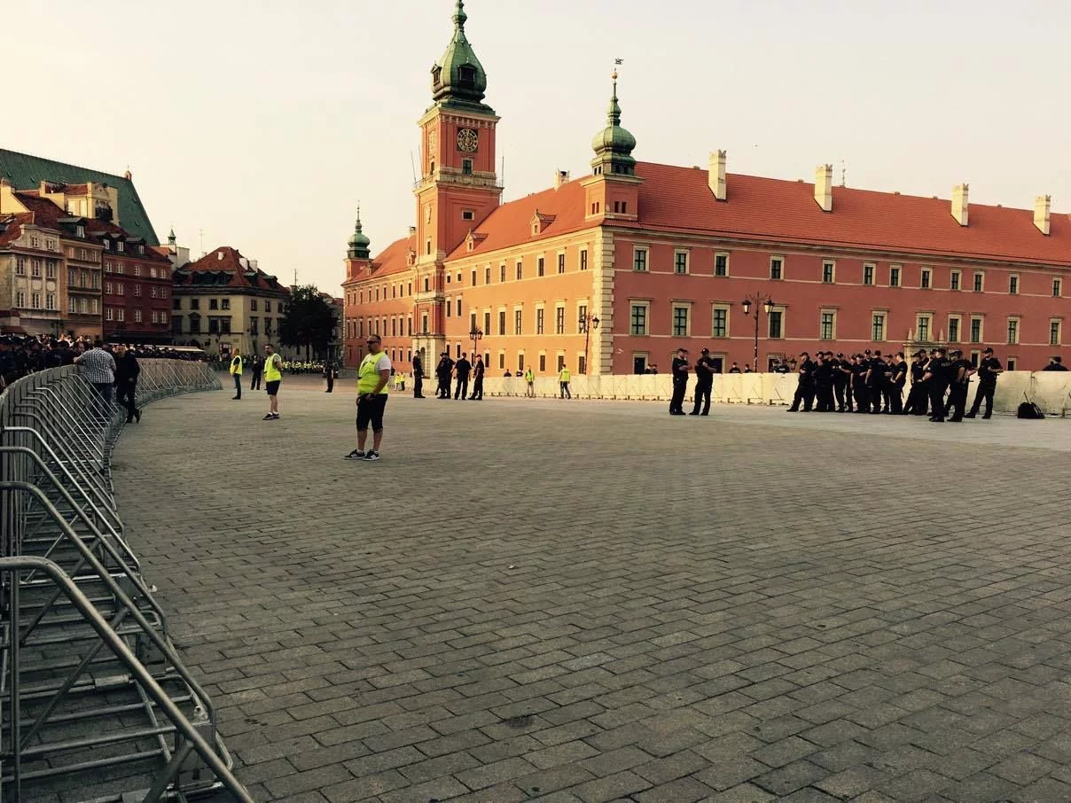 Plac Zamkowy w dniu miesięcznicy smoleńskiej, 10 sierpnia 2017