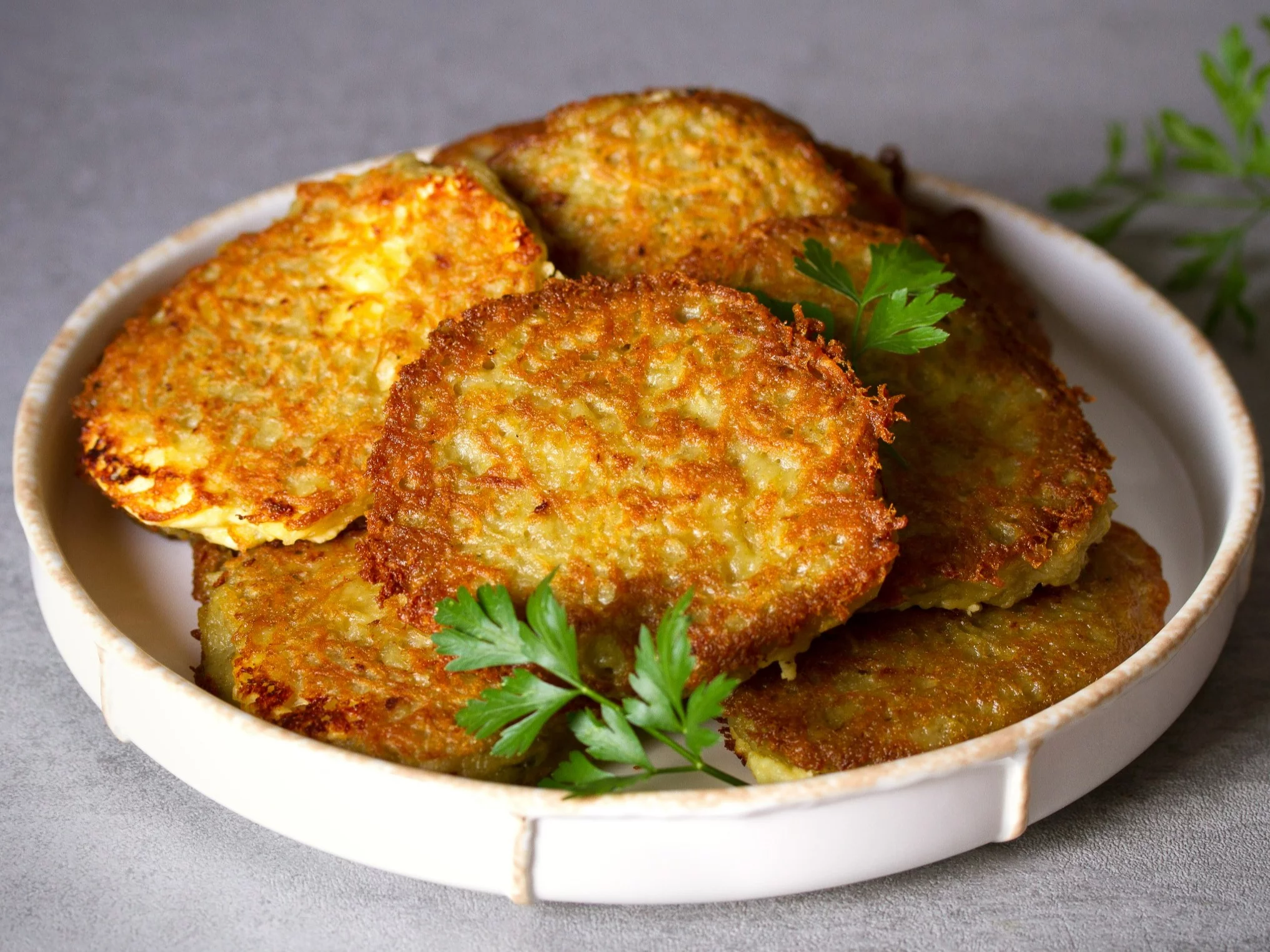 Większość dosypuje mąkę do placków. Ja zamieniam ją na coś innego i efekt jest natychmiastowy