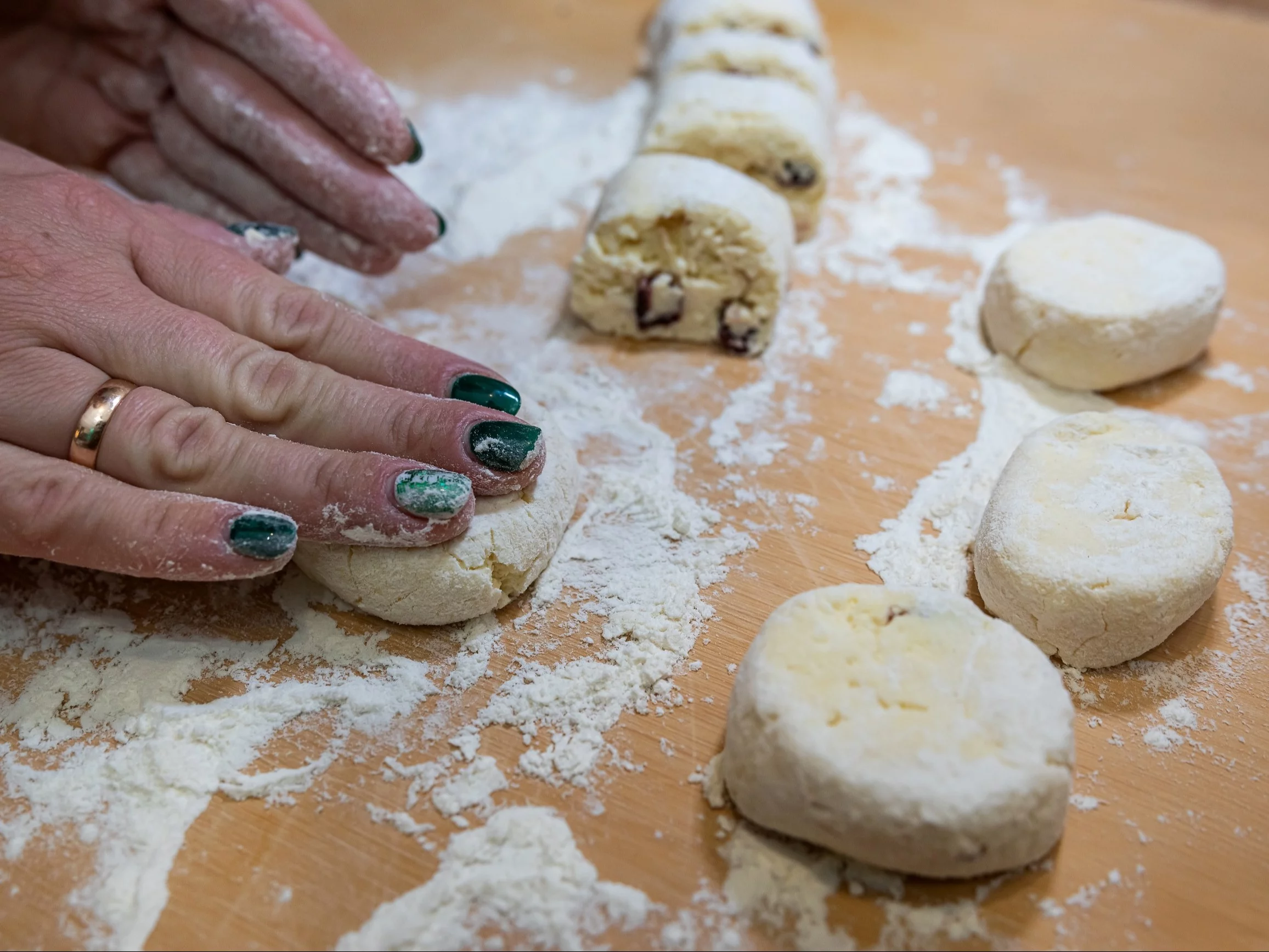 Zamiast leniwych robię te placuszki z twarogu. Są puszyste jak chmurka i znikają w chwilę
