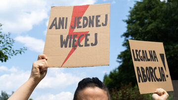 Plakaty wspierające aborcję w Polsce