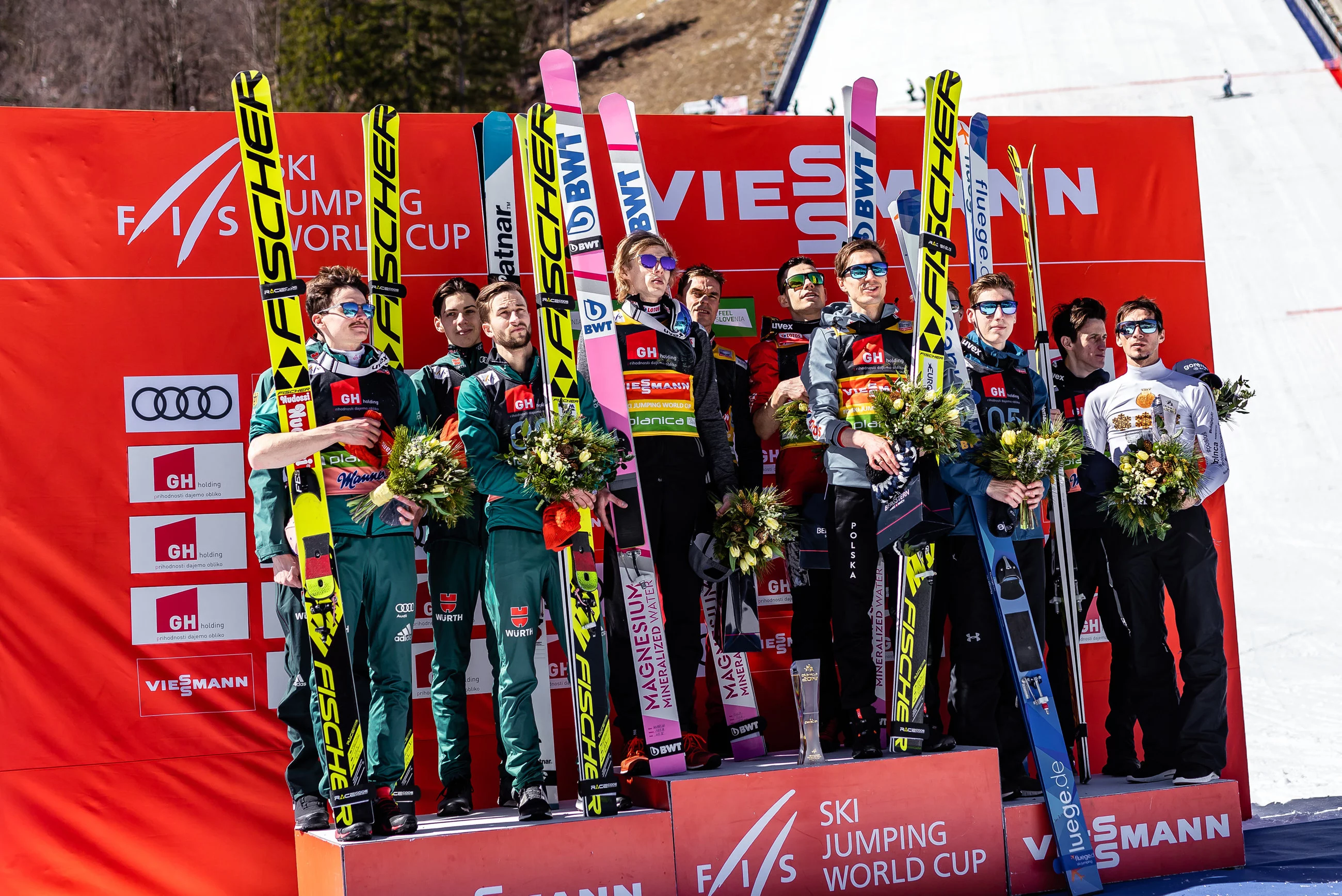 Podium konkursu drużynowego w Planicy