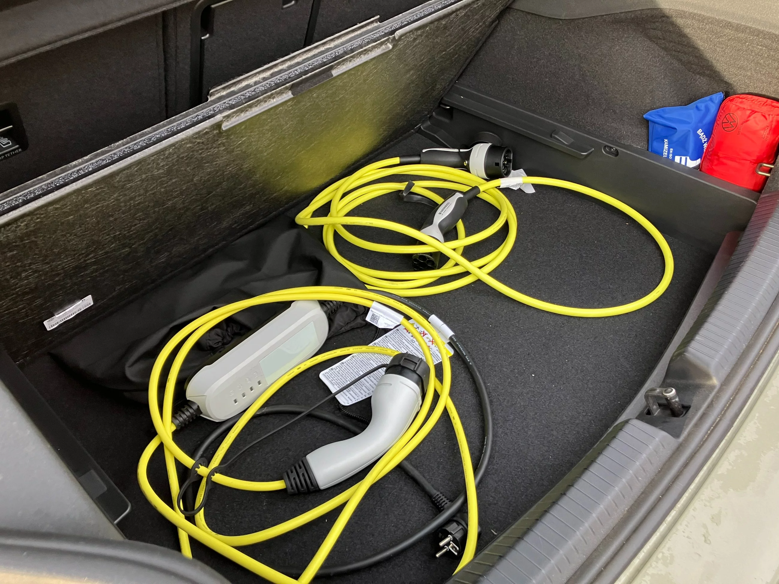 Po 2035 roku auta spalinowe jednak dostaną szansę? Kolejna furtka