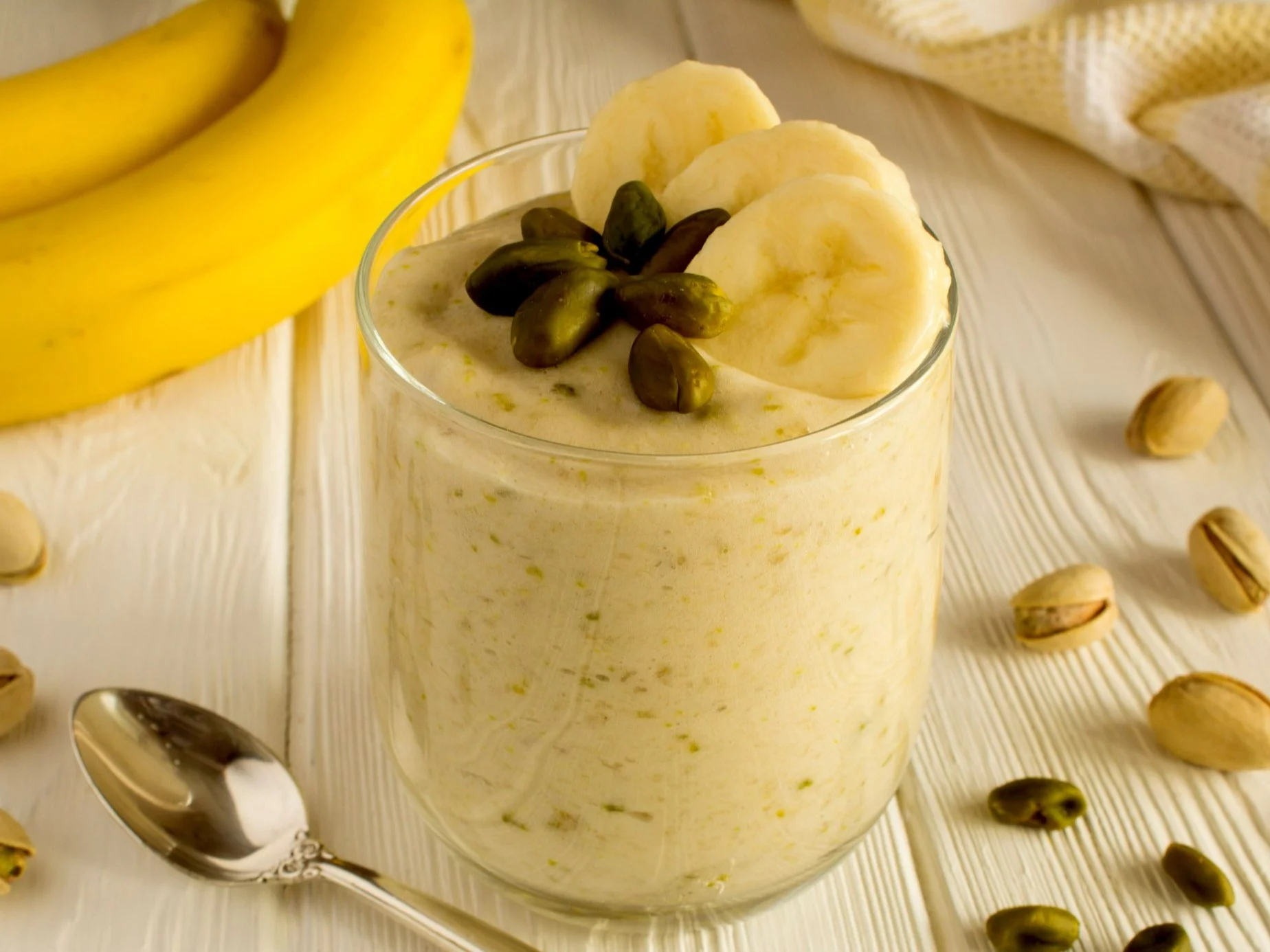 Smoothie z bananem i orzechami