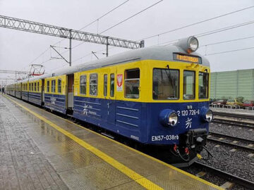 Pociąg EN57 produkowany we wrocławskim Pafawagu